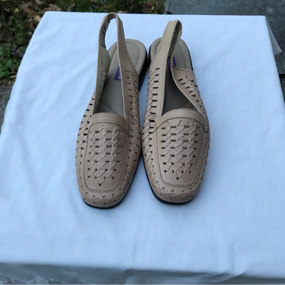 Open back leather strapped slip-on by Sandler size 11M